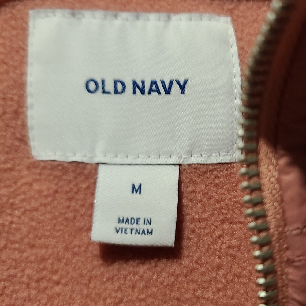 Old Navy Puffer Vest - Medium (CT1) - Picture 5 of 5